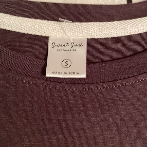 Women’s bee kind t-shirt size small NWT - Picture 3 of 5